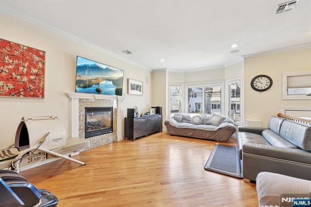 421 Lafayette Avenue 421, Cliffside Park, NJ 07010