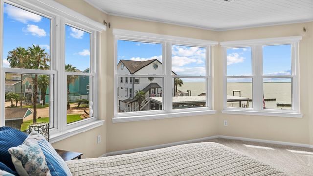 1315 23rd Street, Dickinson, TX 77539