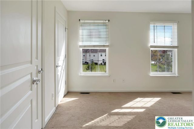 8408 Saylor Court, Upper Macungie Twp, PA 18031