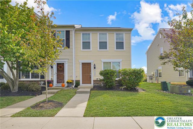 8408 Saylor Court, Upper Macungie Twp, PA 18031