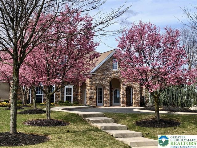 8408 Saylor Court, Upper Macungie Twp, PA 18031