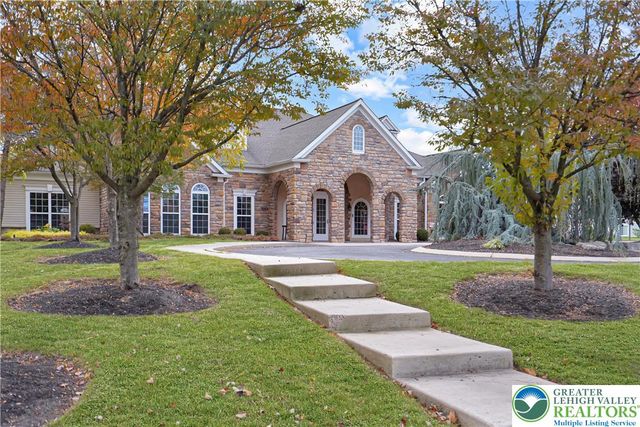 8408 Saylor Court, Upper Macungie Twp, PA 18031