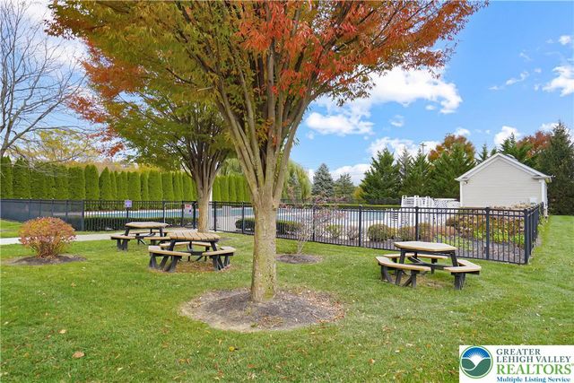 8408 Saylor Court, Upper Macungie Twp, PA 18031