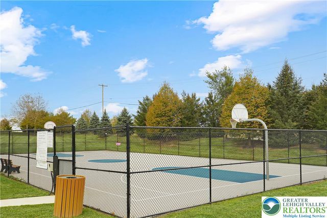 8408 Saylor Court, Upper Macungie Twp, PA 18031