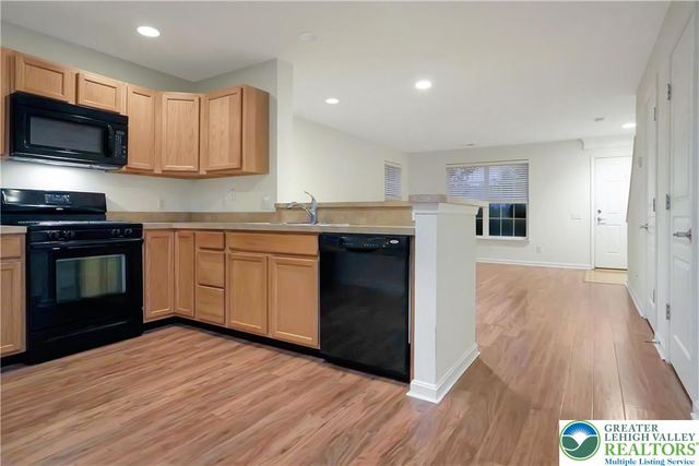 8408 Saylor Court, Upper Macungie Twp, PA 18031