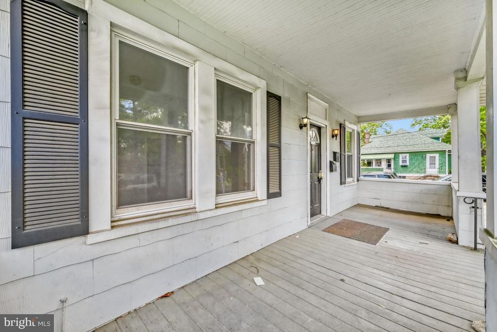 Image 2 of property listing at 1 EUGENIA AVE, Glen Burnie, MD 21061