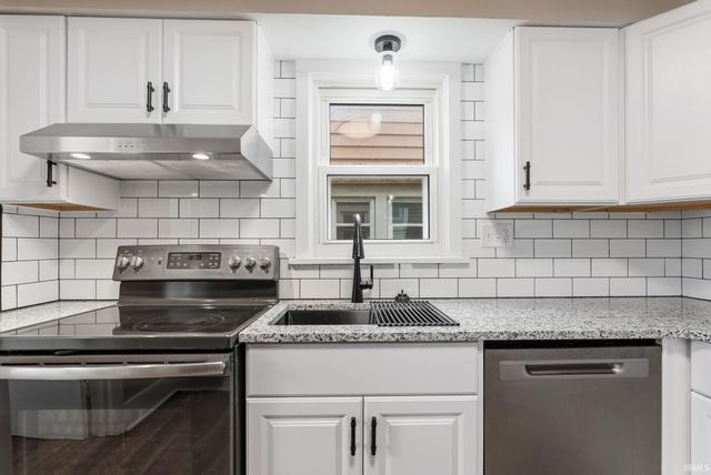 1014 Nuttman Avenue, Fort Wayne, IN 46807