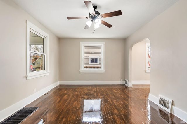 1014 Nuttman Avenue, Fort Wayne, IN 46807