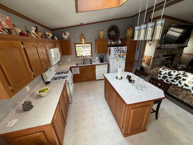 256 Fox Chase Boulevard, Grand Blanc, MI 48439