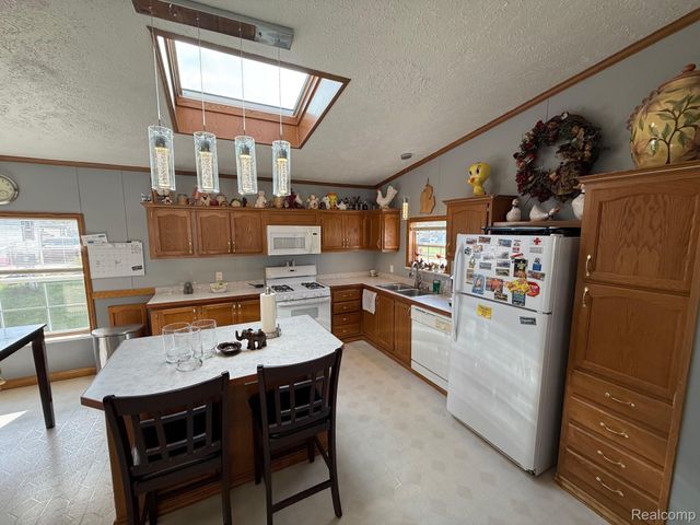 256 Fox Chase Boulevard, Grand Blanc, MI 48439