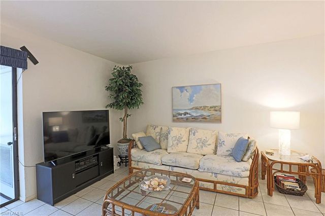 9627 Eaton Gardens LN 104, Fort Myers, FL 33919