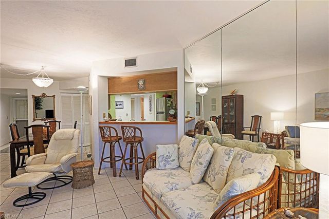 9627 Eaton Gardens LN 104, Fort Myers, FL 33919