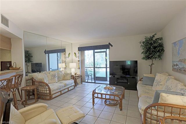 9627 Eaton Gardens LN 104, Fort Myers, FL 33919