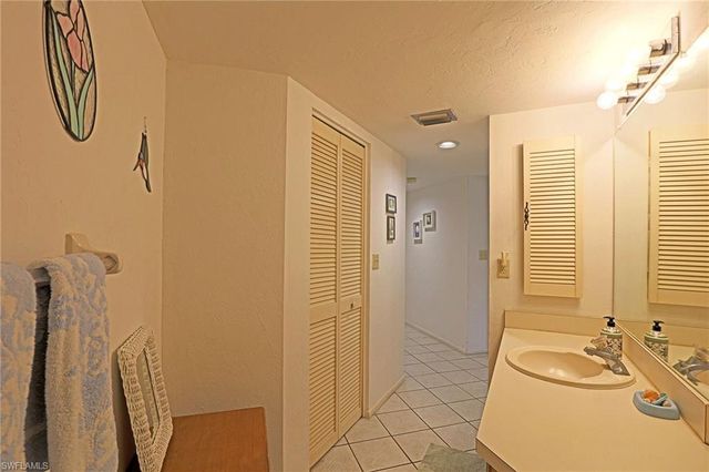9627 Eaton Gardens LN 104, Fort Myers, FL 33919