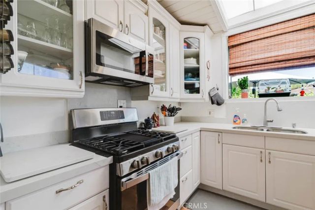 10616 Vanora Drive, Sunland, CA 91040