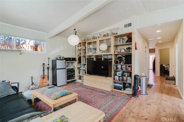 10616 Vanora Drive, Sunland, CA 91040