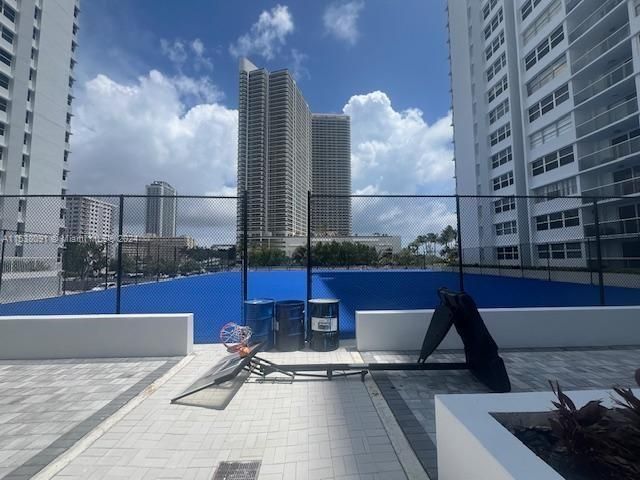 1904 S Ocean Dr 205, Hallandale Beach, FL 33009