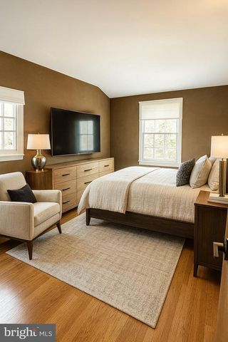 4 BELLOWS LN, Cherry Hill, NJ 08002