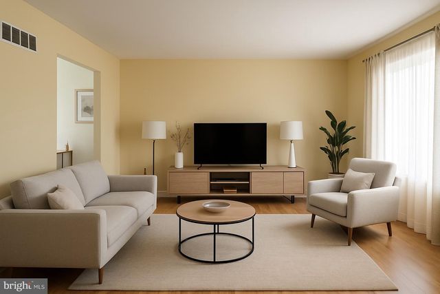 4 BELLOWS LN, Cherry Hill, NJ 08002