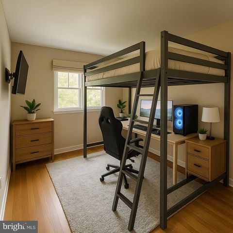 4 BELLOWS LN, Cherry Hill, NJ 08002