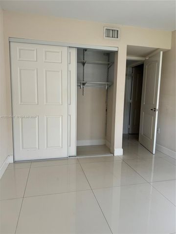 9411 Fontainebleau Blvd 108, Miami, FL 33172