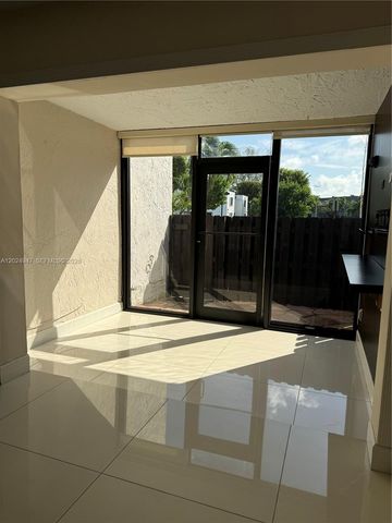 9411 Fontainebleau Blvd 108, Miami, FL 33172