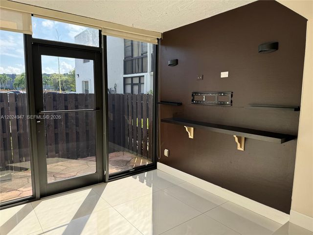 9411 Fontainebleau Blvd 108, Miami, FL 33172