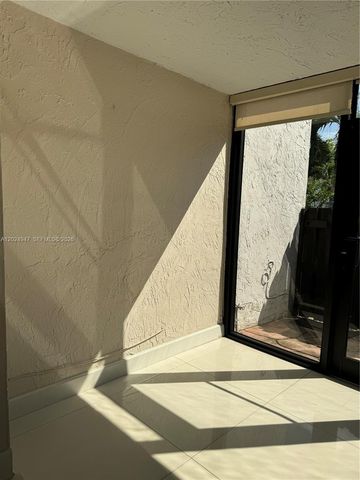 9411 Fontainebleau Blvd 108, Miami, FL 33172