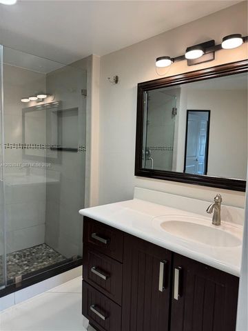 9411 Fontainebleau Blvd 108, Miami, FL 33172