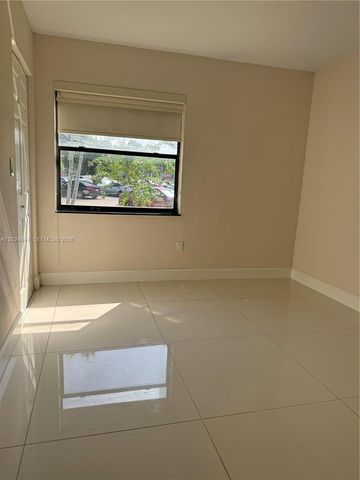 9411 Fontainebleau Blvd 108, Miami, FL 33172