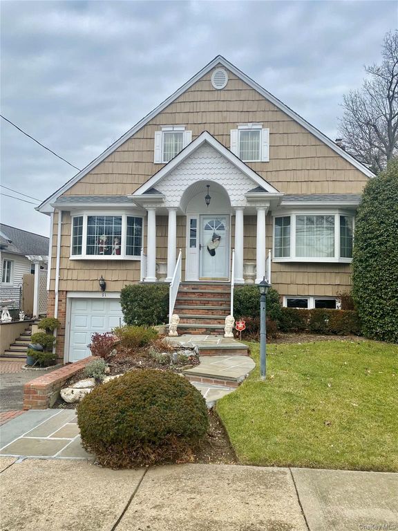 51 Lenox Avenue, Westbury, NY 11590