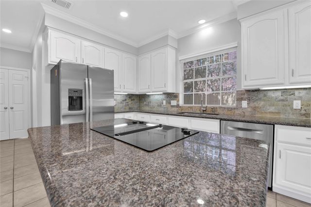 4422 Brook Shadow Drive, Kingwood, TX 77345