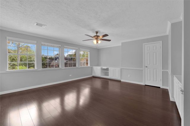 4422 Brook Shadow Drive, Kingwood, TX 77345