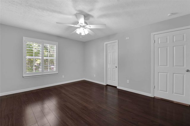 4422 Brook Shadow Drive, Kingwood, TX 77345