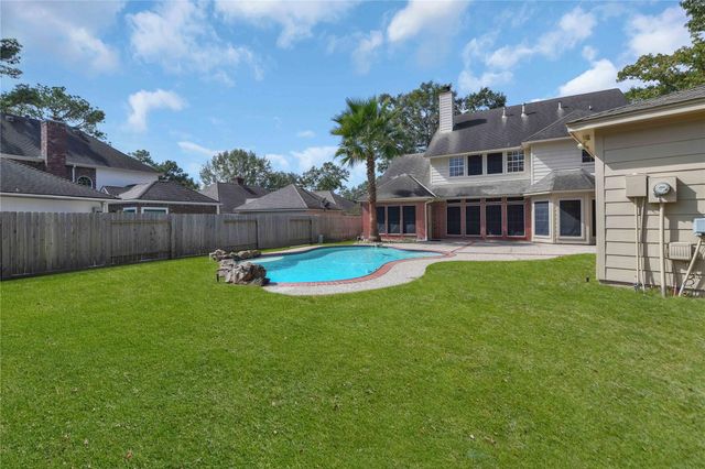 4422 Brook Shadow Drive, Kingwood, TX 77345