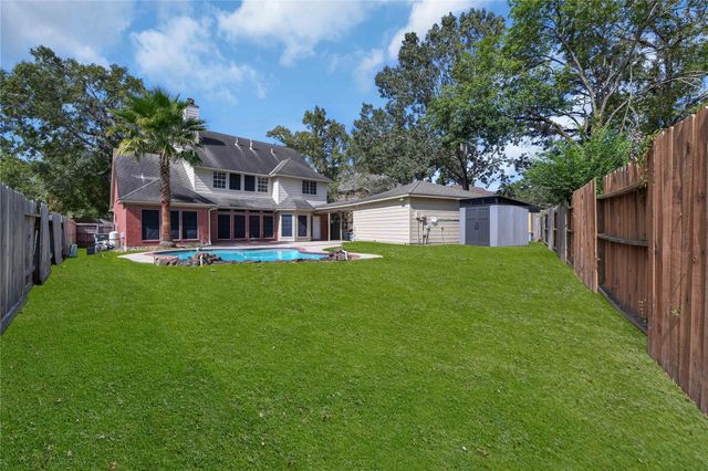 4422 Brook Shadow Drive, Kingwood, TX 77345