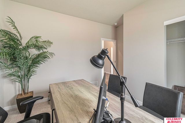 6319 N 168 Avenue, Omaha, NE 68116