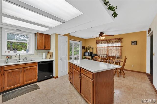 523 Western Avenue, Collinsville, IL 62234
