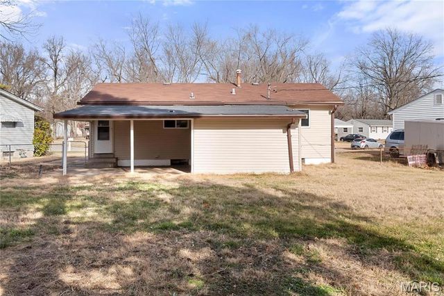 1476 Widefields Lane, St Louis, MO 63138