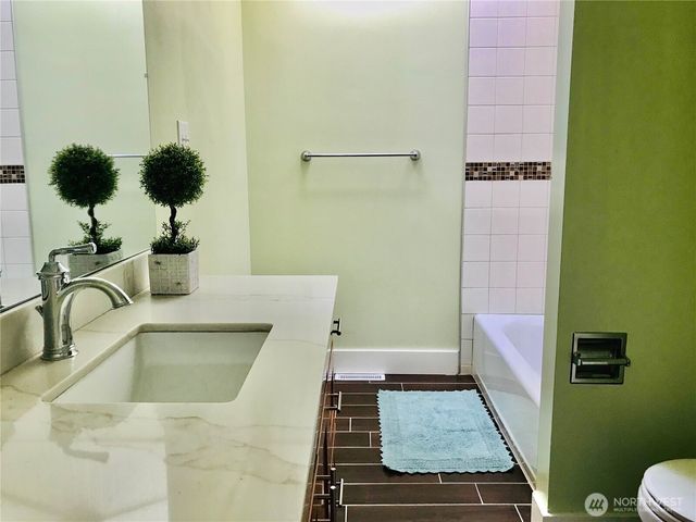 16241 54th Avenue S, Tukwila, WA 98188