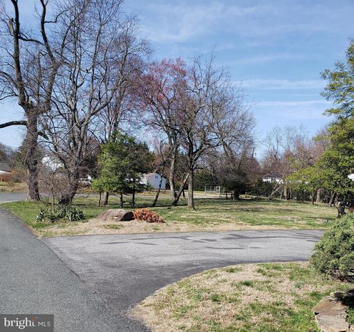 10001 PERINE LN, Parkville, MD 21234