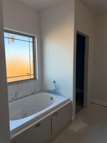 12838 Pinnacle Ln, Elgin, OK 73538