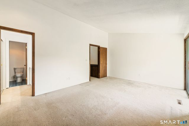 19 Clubhouse Drive 19, Woodbury, CT 06798
