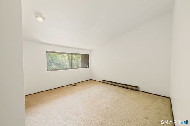 19 Clubhouse Drive 19, Woodbury, CT 06798