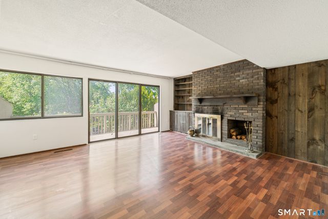 19 Clubhouse Drive 19, Woodbury, CT 06798
