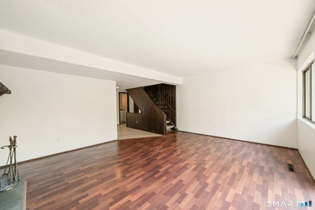 19 Clubhouse Drive 19, Woodbury, CT 06798