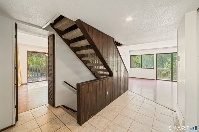 19 Clubhouse Drive 19, Woodbury, CT 06798