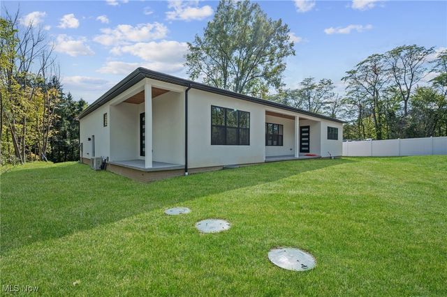 2069 Mattingly Road, Hinckley, OH 44233