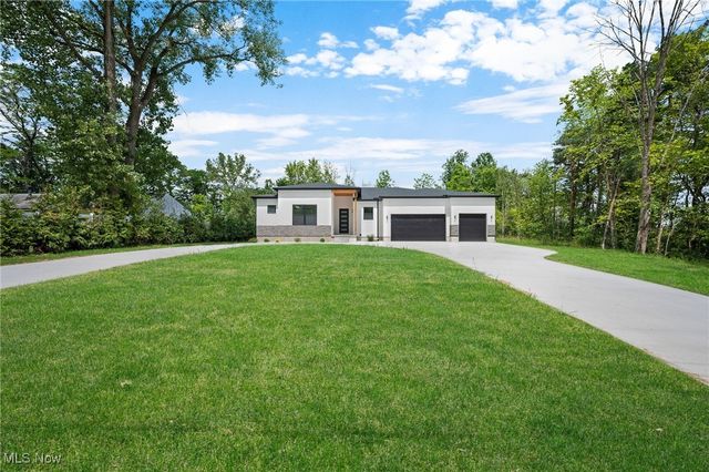 2069 Mattingly Road, Hinckley, OH 44233