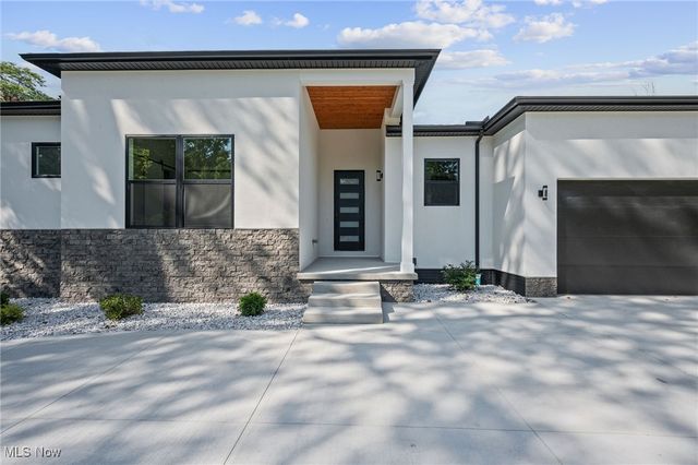 2069 Mattingly Road, Hinckley, OH 44233